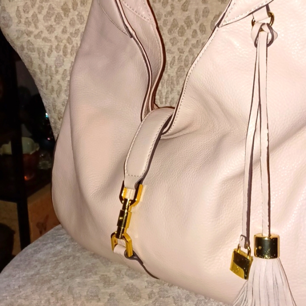 G.I.L.I Nude Pink Pebble Leather Hobo Bag - Picture 5 of 10